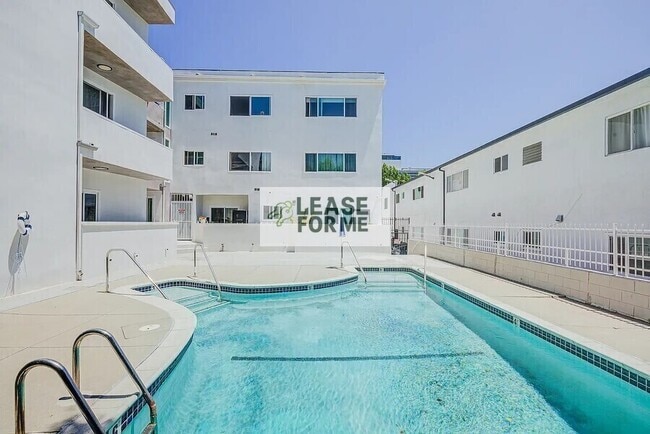 Building Photo - 449 Le Doux Rd