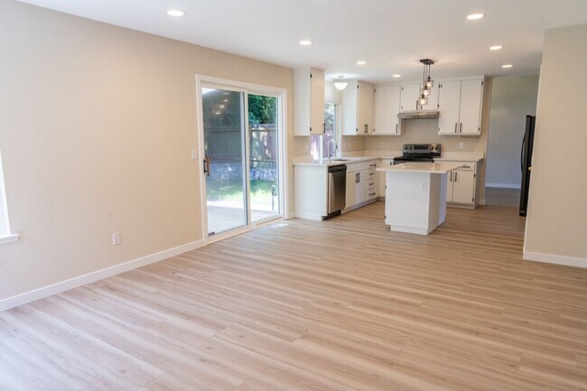 Building Photo - 4Bd/3.5Ba Mill Creek House