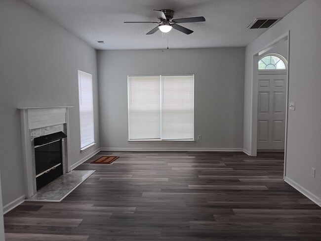 Building Photo - 2540 Governors Pointe Ct NE