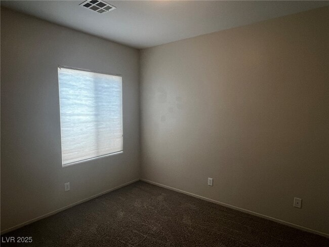 Building Photo - 2747 Lochleven Way