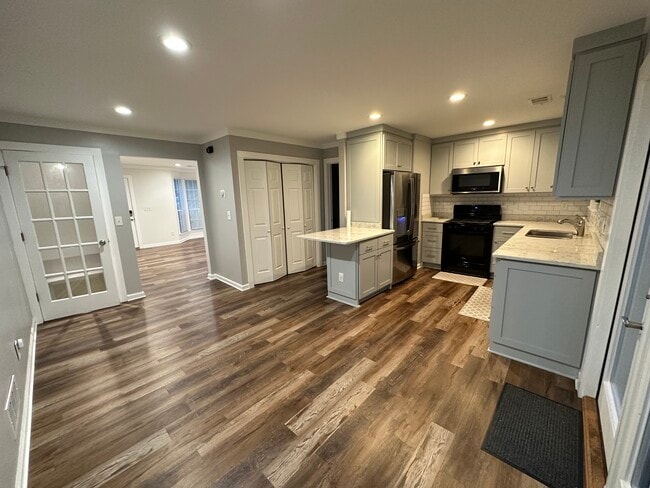 Building Photo - 2953 Lexington Trace Dr SE