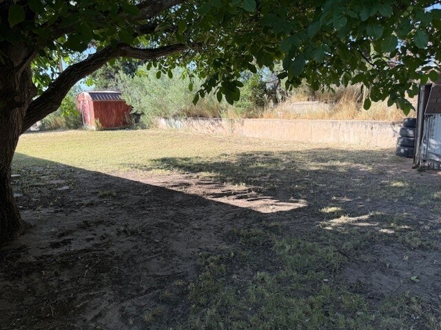 Building Photo - 498 Fern Dr