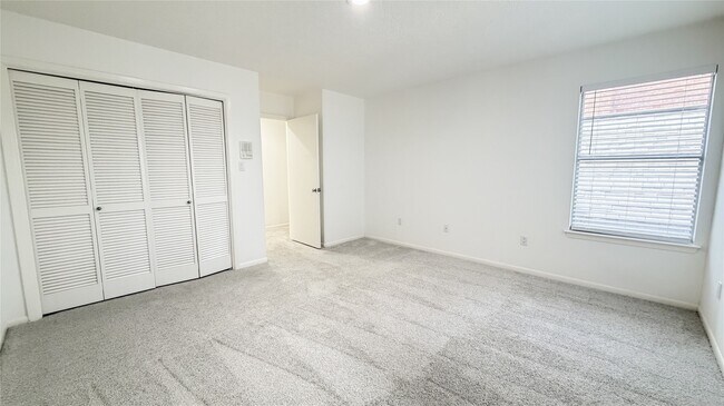 Building Photo - 4601 Country Club View