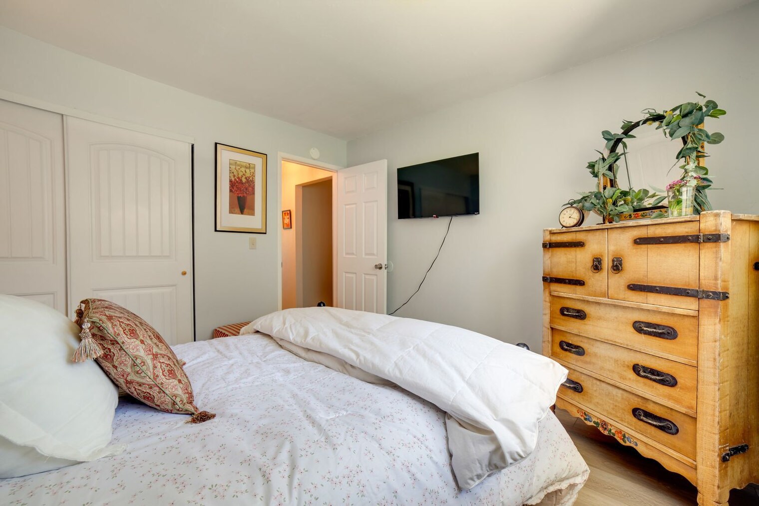 Building Photo - 4951 Catalina Dr
