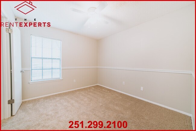 Building Photo - 915 Schaub Ave