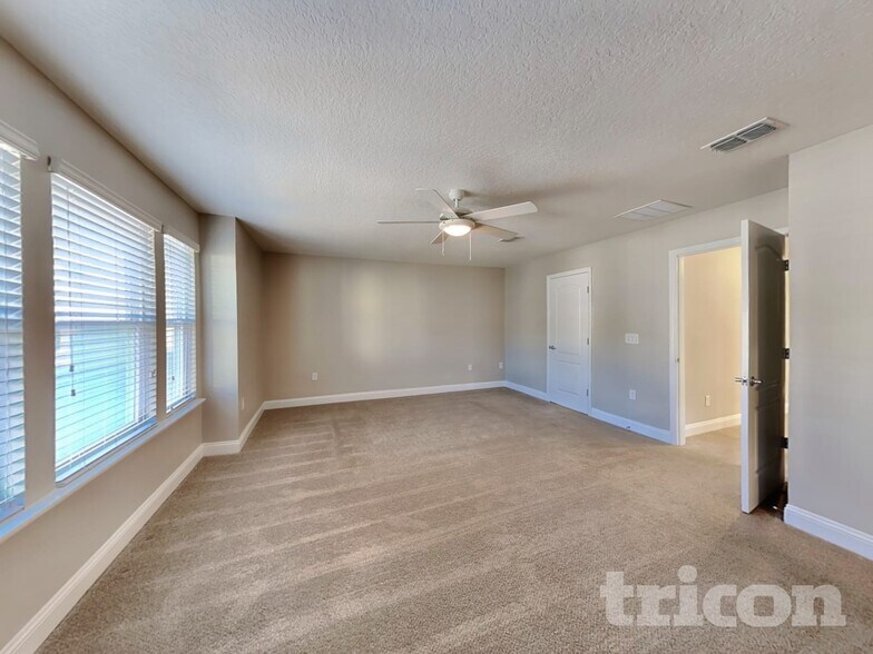 Building Photo - 195 Silver Creek Pl