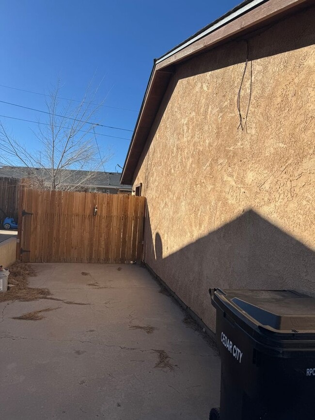 Building Photo - Two Bedroom Duplex