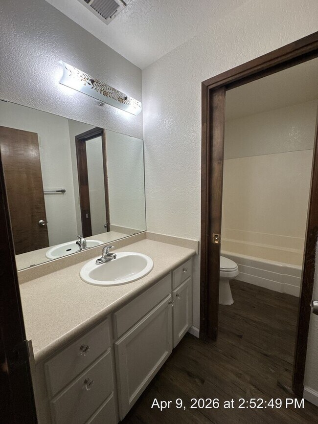 Building Photo - 1391