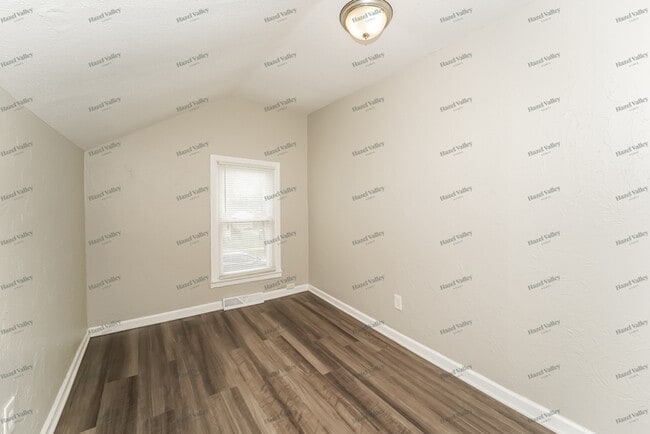 Building Photo - 43 Woodrow Ave