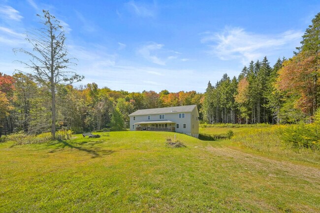 Building Photo - 1724 Calhoun Hill Rd