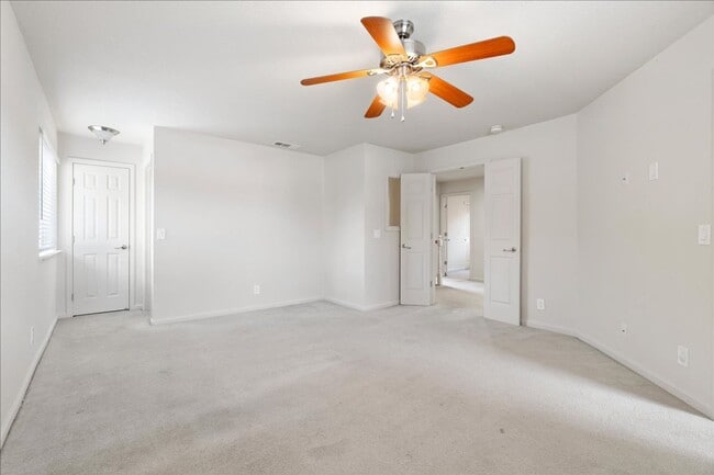 Building Photo - 7 Pewter Ct