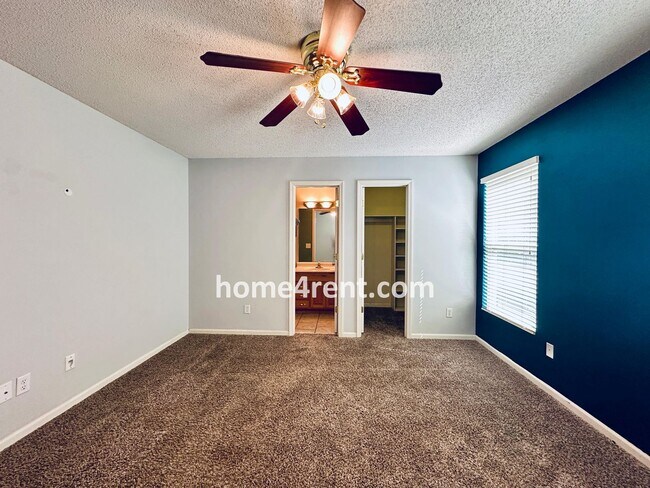 Building Photo - Overland Park Raised Ranch, Primary Suite ...