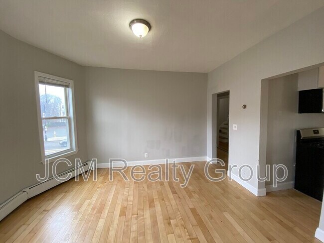 Building Photo - 139 Bowdoin St