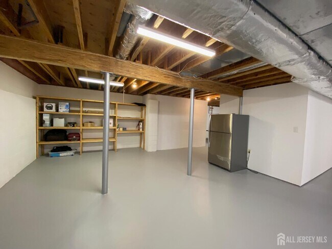 Building Photo - 2 Hampshire Pl