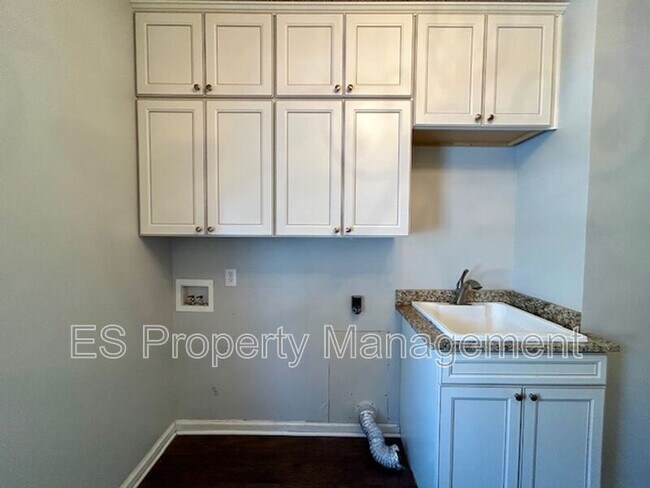 Building Photo - 18258 Benton Oak Dr