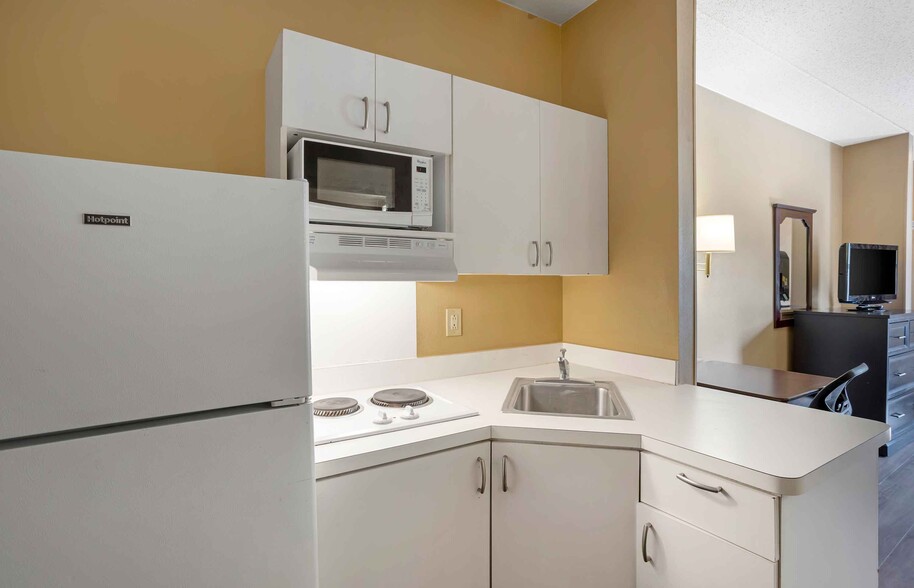 Building Photo - Furnished Studio-Philadelphia - Airport - ...