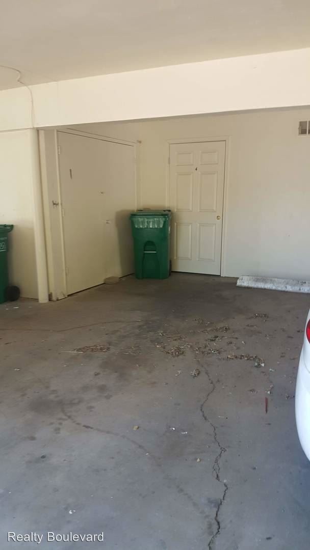 Building Photo - 2 br, 1 bath House - 705 Jamaica #4