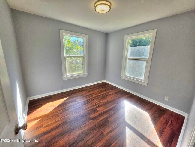 Building Photo - 616 Woodbine St