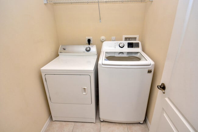 Building Photo - 2116 SE Eatonville Dr