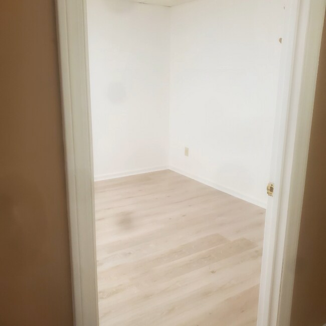 Building Photo - 4155 Central Park Pl