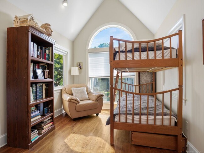 Building Photo - 3 E Beach Dr
