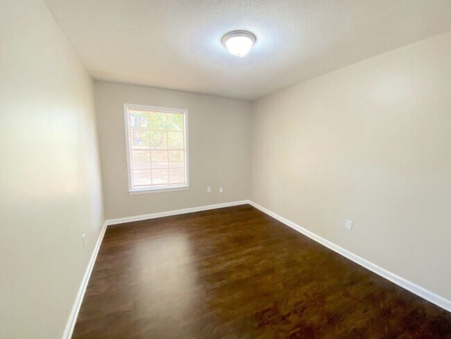 Building Photo - 3680 Moccasin Cove