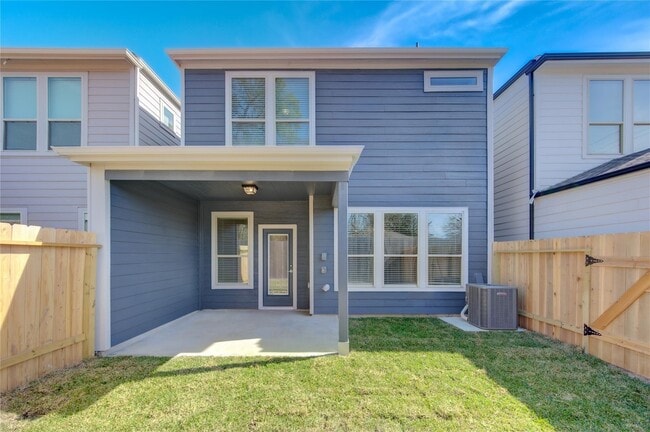 Building Photo - 1709 Summerlyn Ter Dr
