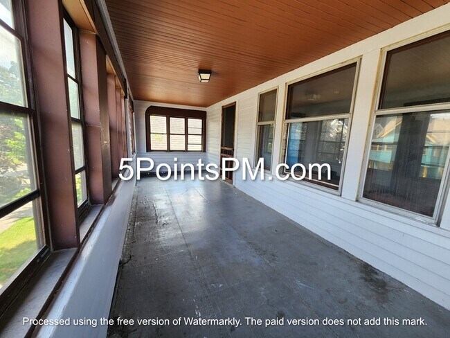 Building Photo - 2774 E 117th St