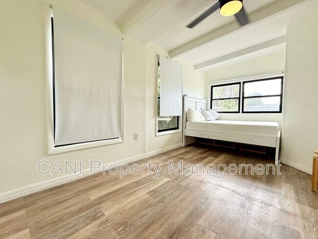 Building Photo - 6613 Orchard Dr N