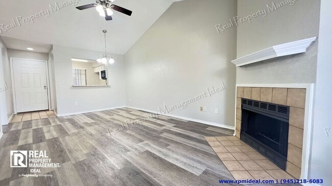 Building Photo - 9601 Forest Ln