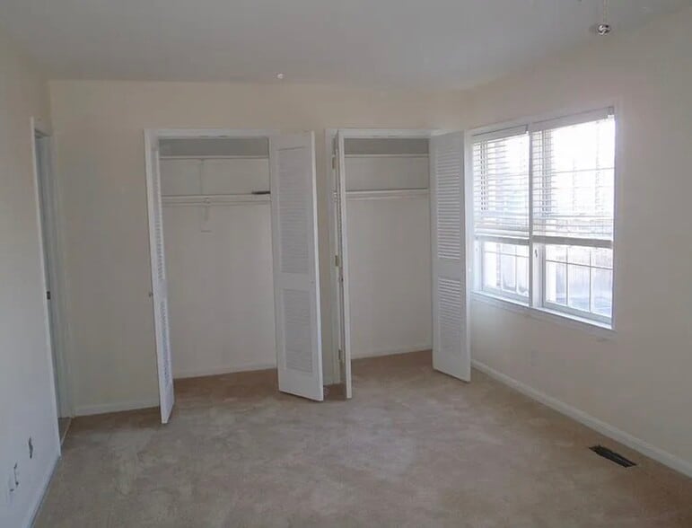 Building Photo - 1331 Chetworth Ct