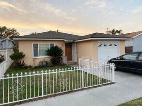 Building Photo - Nice Neighborhood North Long Beach 2 bd 1 bath Home