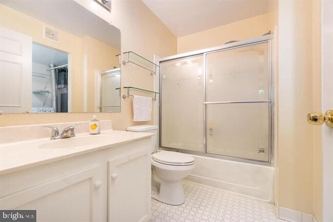 Building Photo - 7717 Inversham Dr