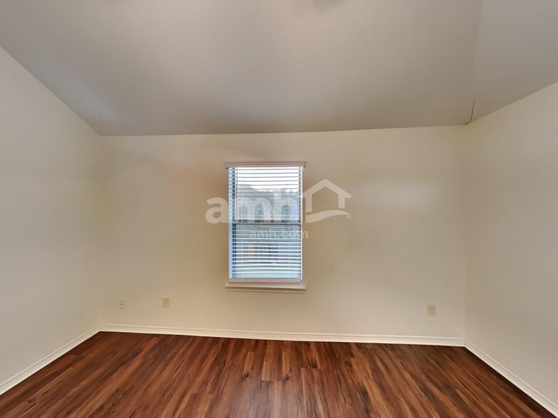 Building Photo - 1323 Laura Hills Ln