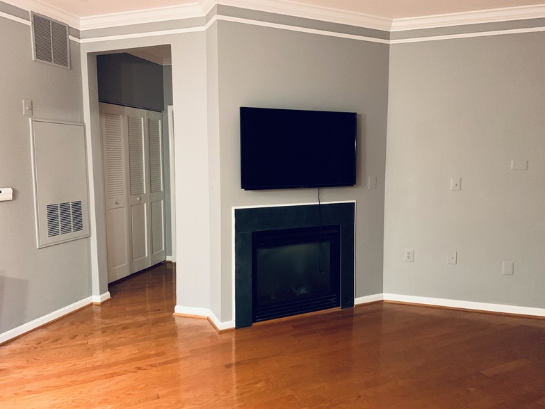 Living Room 2 - 2655 Prosperity Ave