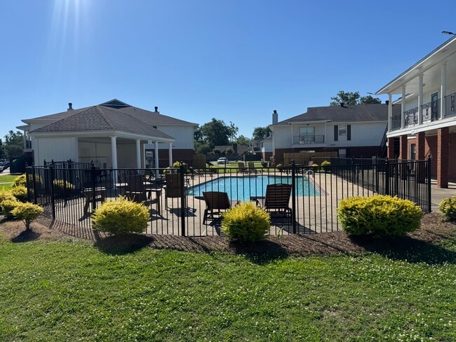 Building Photo - Riverwood Apartments