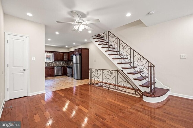 Building Photo - 2533 S Rosewood St