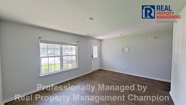 Building Photo - Spacious Home w/Open Living, Fireplace, Fenced Yard & Solar Panels