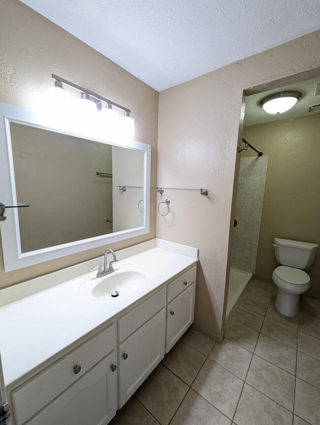 Building Photo - 2625 Weeping Willow Ln