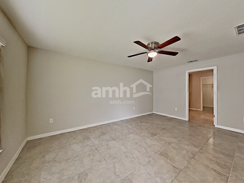 Building Photo - 10132 Carloway Hills Dr