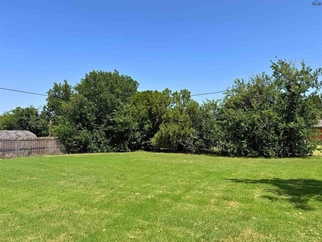 Building Photo - 4115 Rivercrest Dr