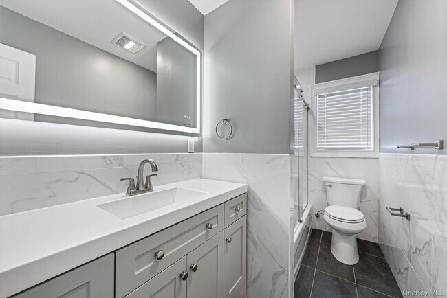 Building Photo - 449 Nassau Ave