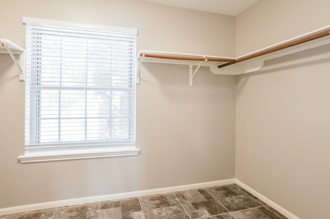 Building Photo - 14518 Southern Magnolia Cir