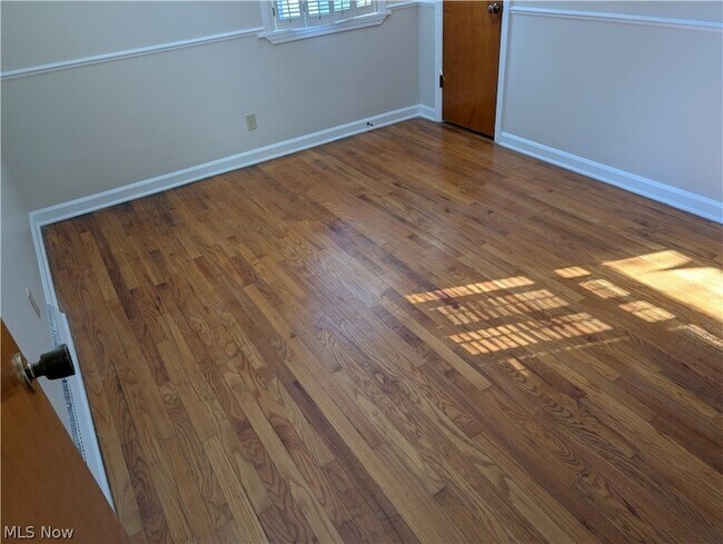 Building Photo - 703 Avondale St