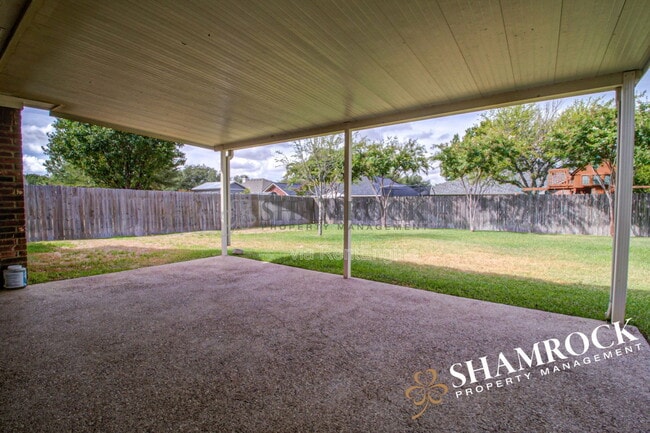 Building Photo - 3005 Comanche Trail