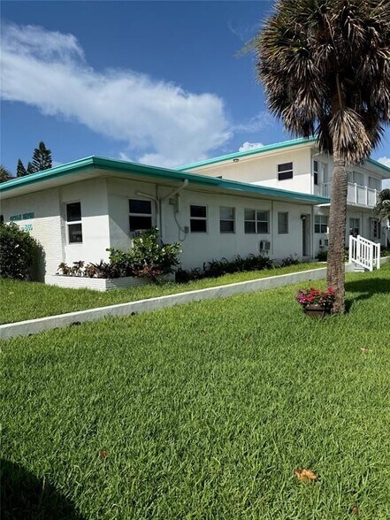Primary Photo - 865 SE 20th Ave