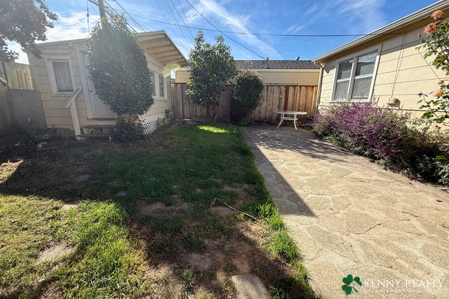 Building Photo - Charming 2-Bedroom Home with Private Backyard in South San Francisco
