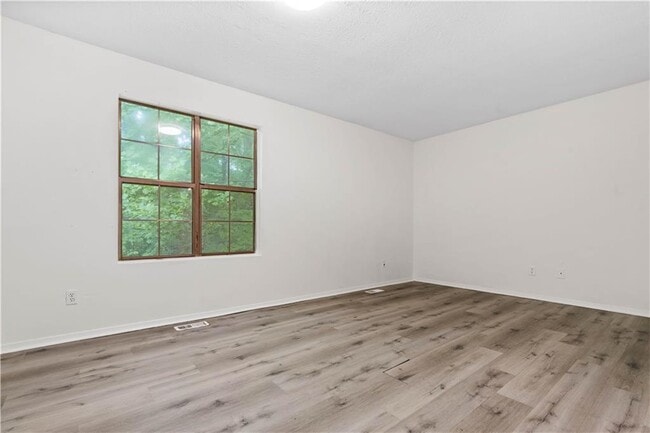 Building Photo - 2951 Aspen Woods Entry