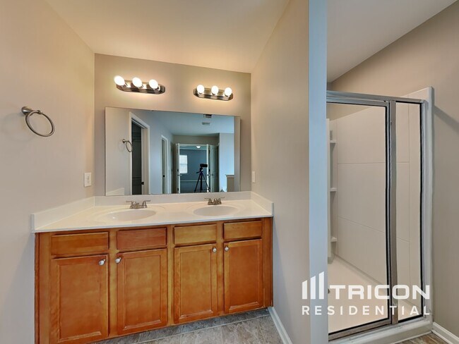 Building Photo - 143 Saye Pl