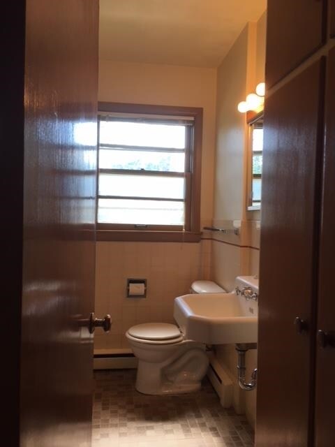 Building Photo - 925 Haywood Dr